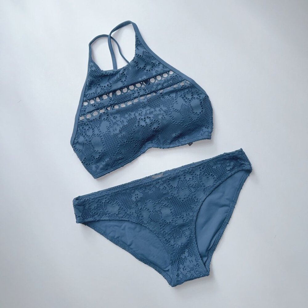 NWT aerie High Neck Crystal Crochet Bikini Set